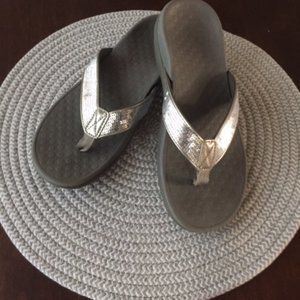 Vionic Tide Sandals